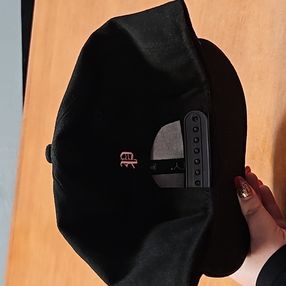 Black LA Snapback - Picture 2 of 3